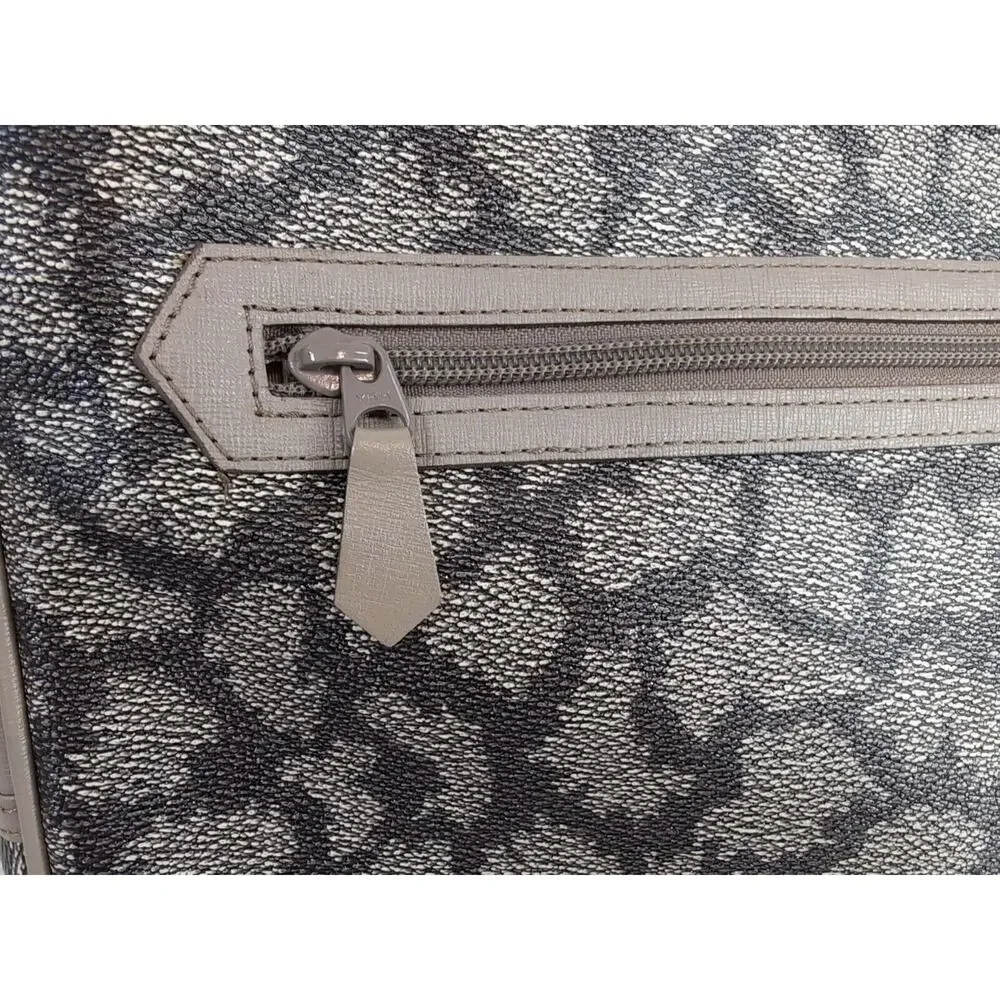 YVES‎ SAINT LAURENT Large Clutch Style Giraffe Pattern